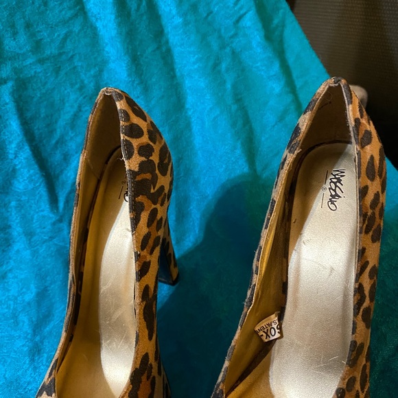 Mossimo Cheetah heels size 6.5 - Picture 2 of 3